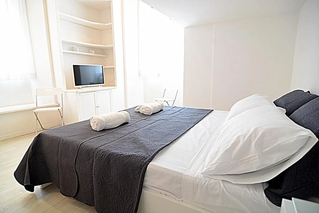 Vatican Luxury Apartment의 연락처